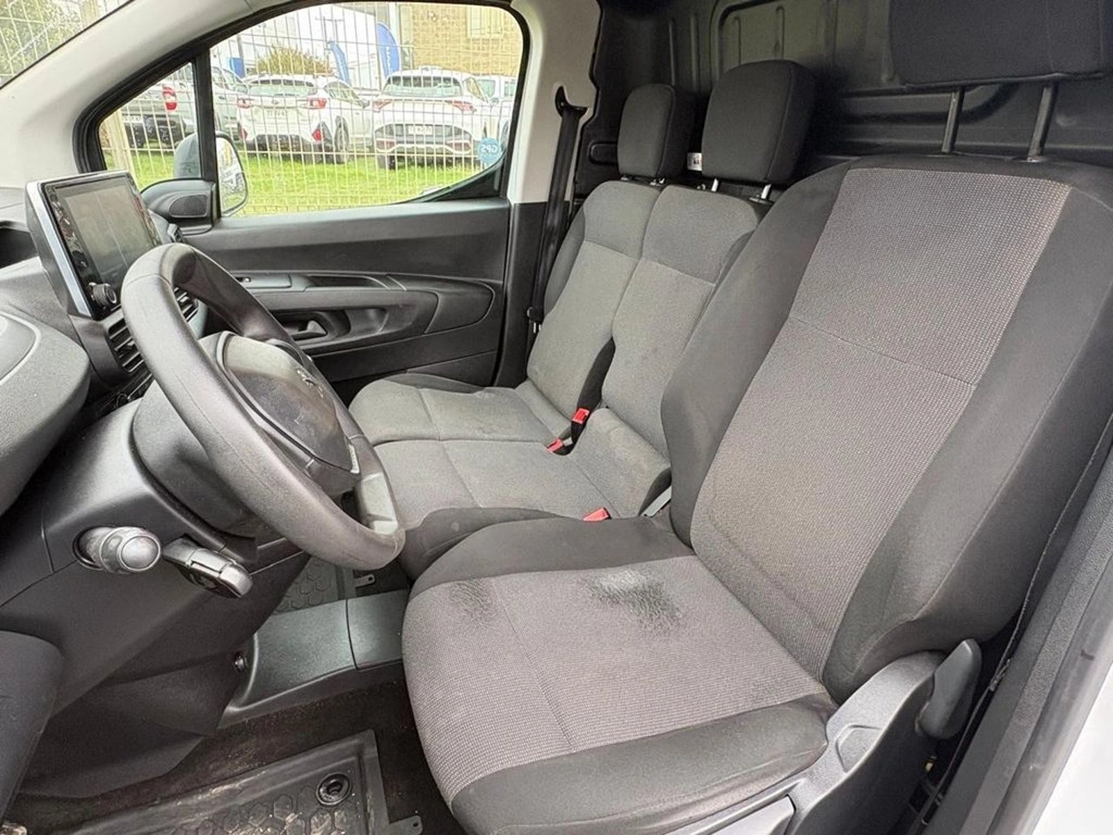 PEUGEOT PARTNER L1 HDI DIESEL 2024 - Imagen 9 de 12