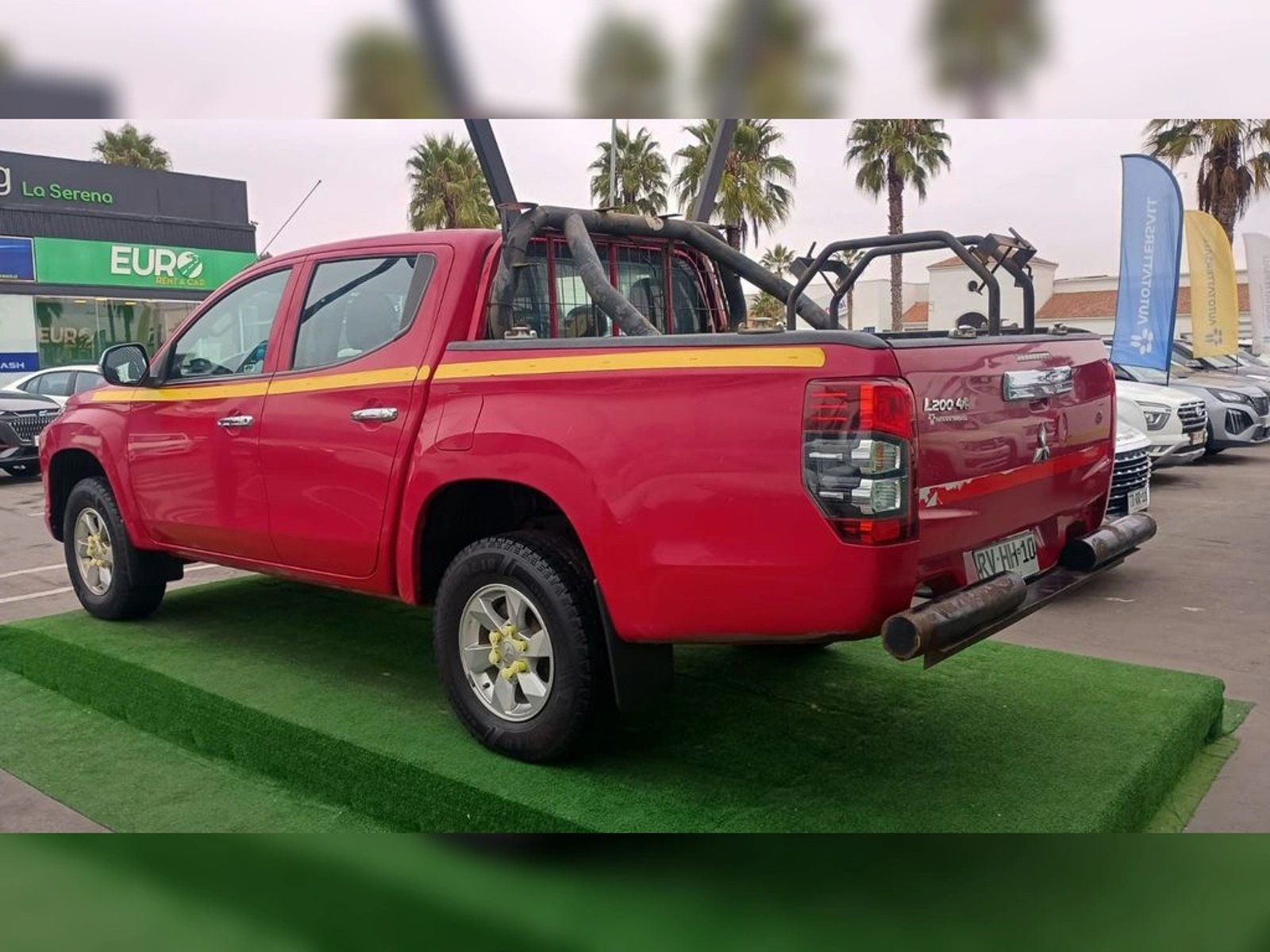 Mitsubishi L200 2.4 KATANA  DOB. CAB. 4X4 MT 4P 2022 - Foto 5 de 12