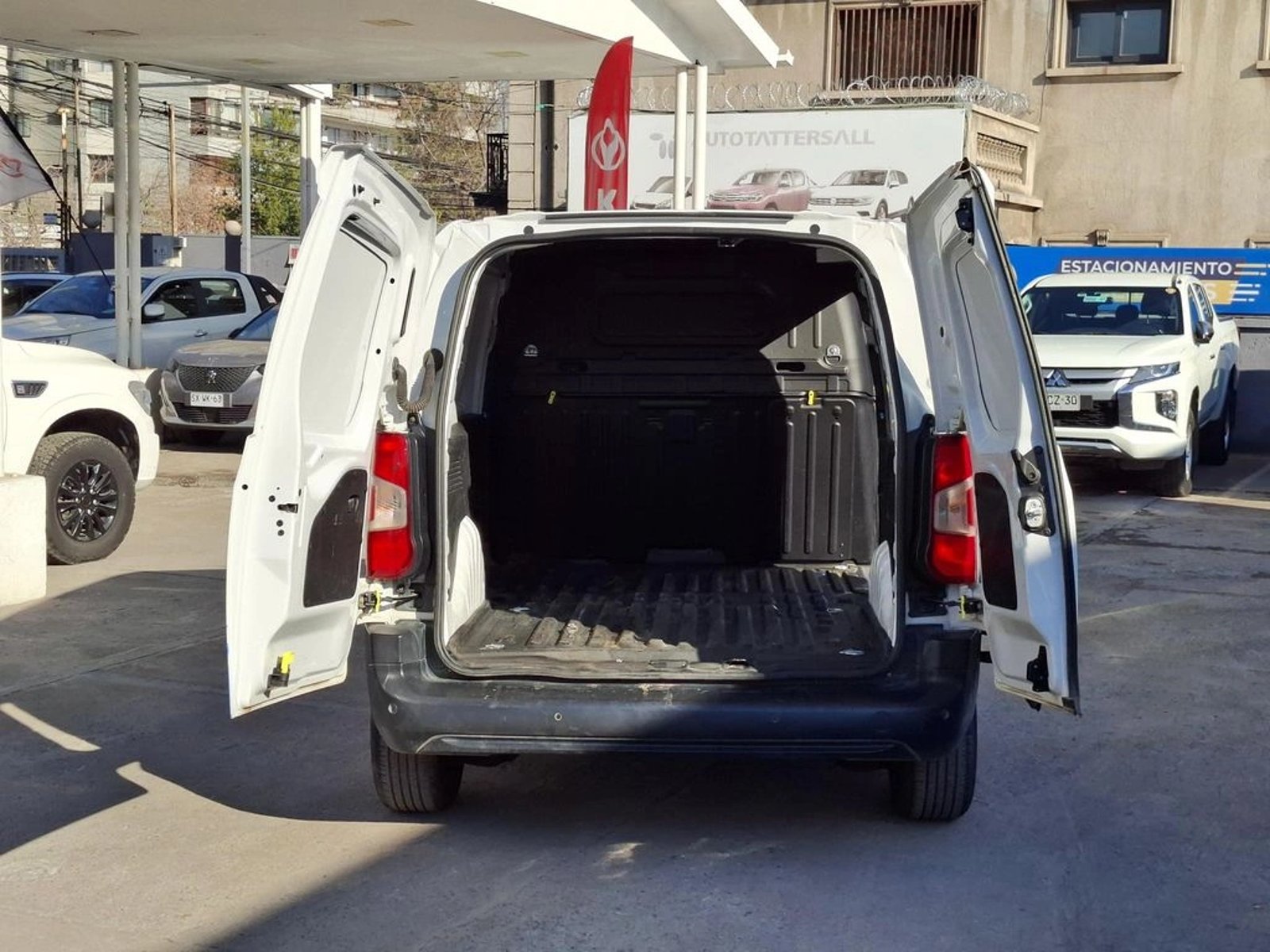 PEUGEOT PARTNER 1.5 2024 - Imagen 9 de 20
