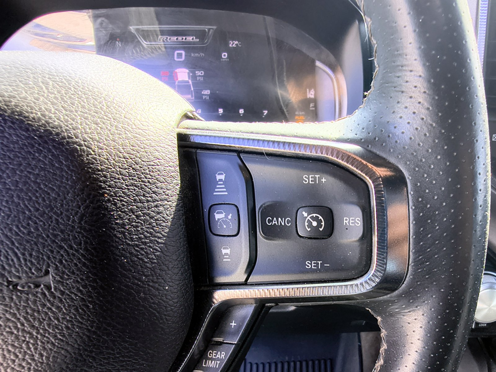 RAM 1500 5.7 Gasolina 4x4 T/A REBEL SPORT 2024 - Imagen 13 de 20