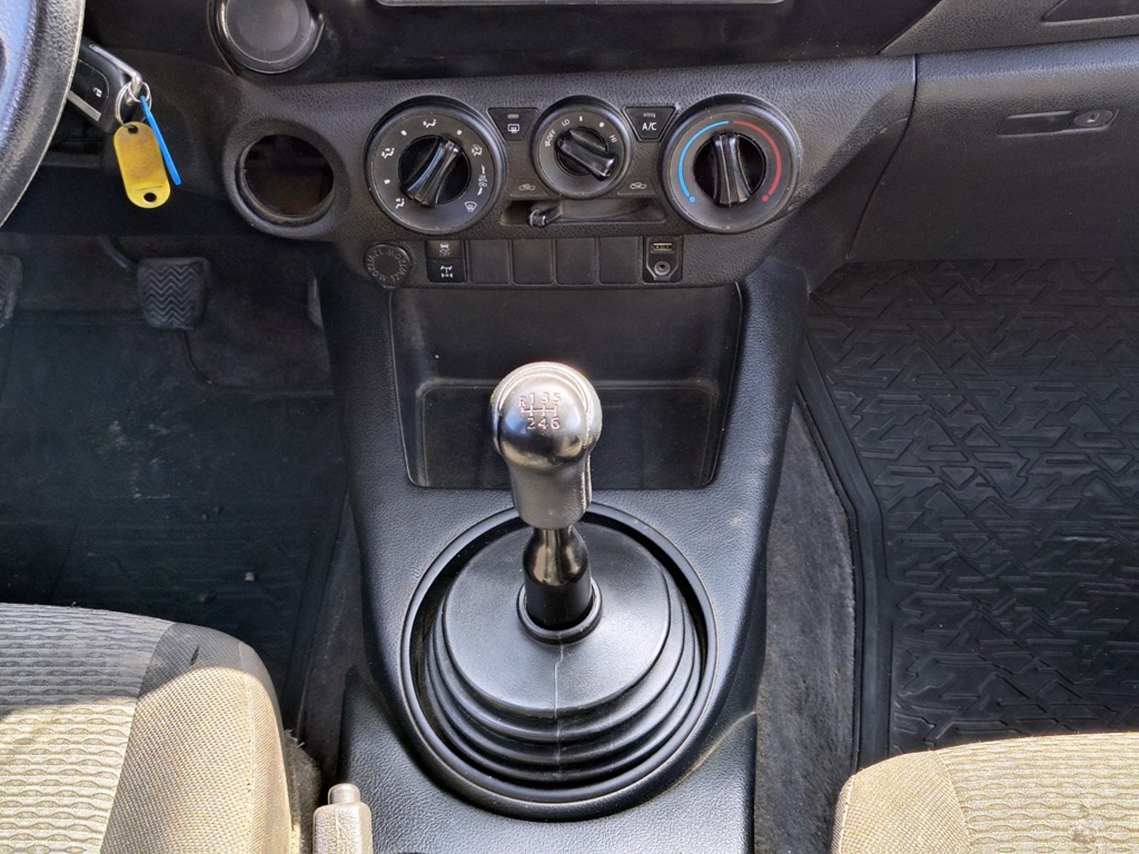 Toyota HILUX TSS 2.4 Diesel 4X2 T/M 2022 - Imagen 16 de 20