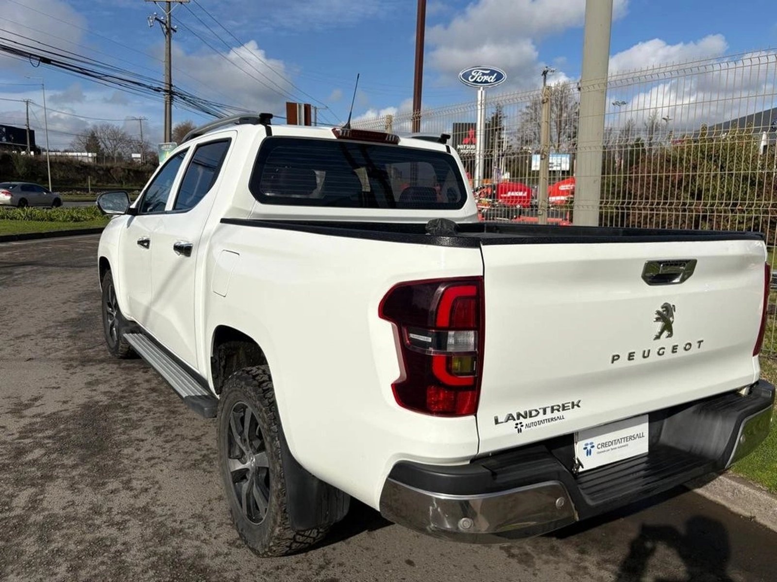 PEUGEOT LANDTREK 1.9 4X4 MT 2023 - Imagen 7 de 12