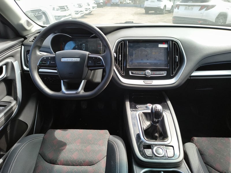 Jetour X70 1.5T GL 4X2 2024 - Imagen 12 de 20