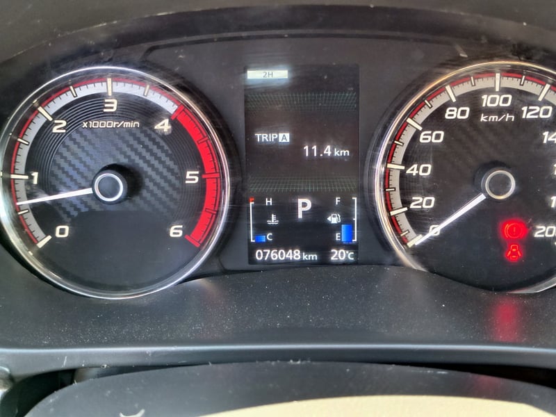 Mitsubishi L200 DAKAR 2.5 Diesel 4x4 T/A 2019 - Imagen 13 de 20