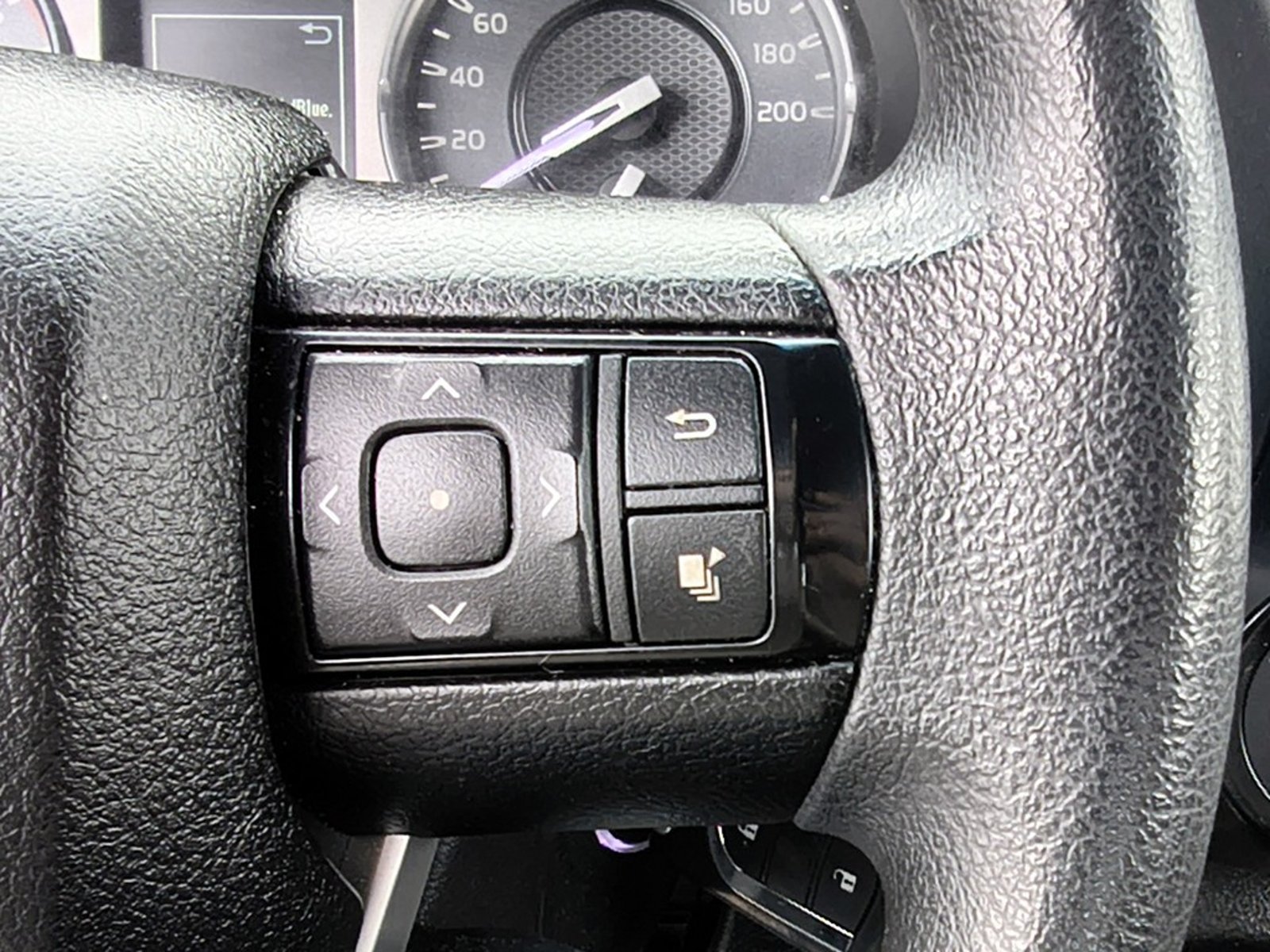 Toyota HILUX MT 2023 - Imagen 14 de 20