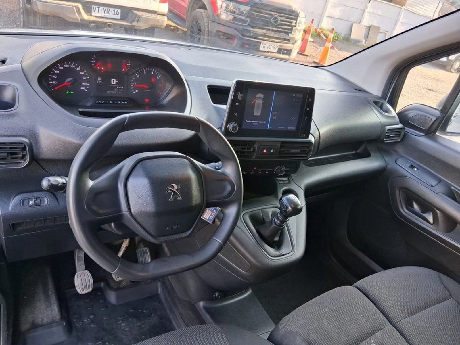 PEUGEOT PARTNER 1.5 L1 HDI DIESEL 100HP 4X2 MT 5P 2024 - Imagen 12 de 16