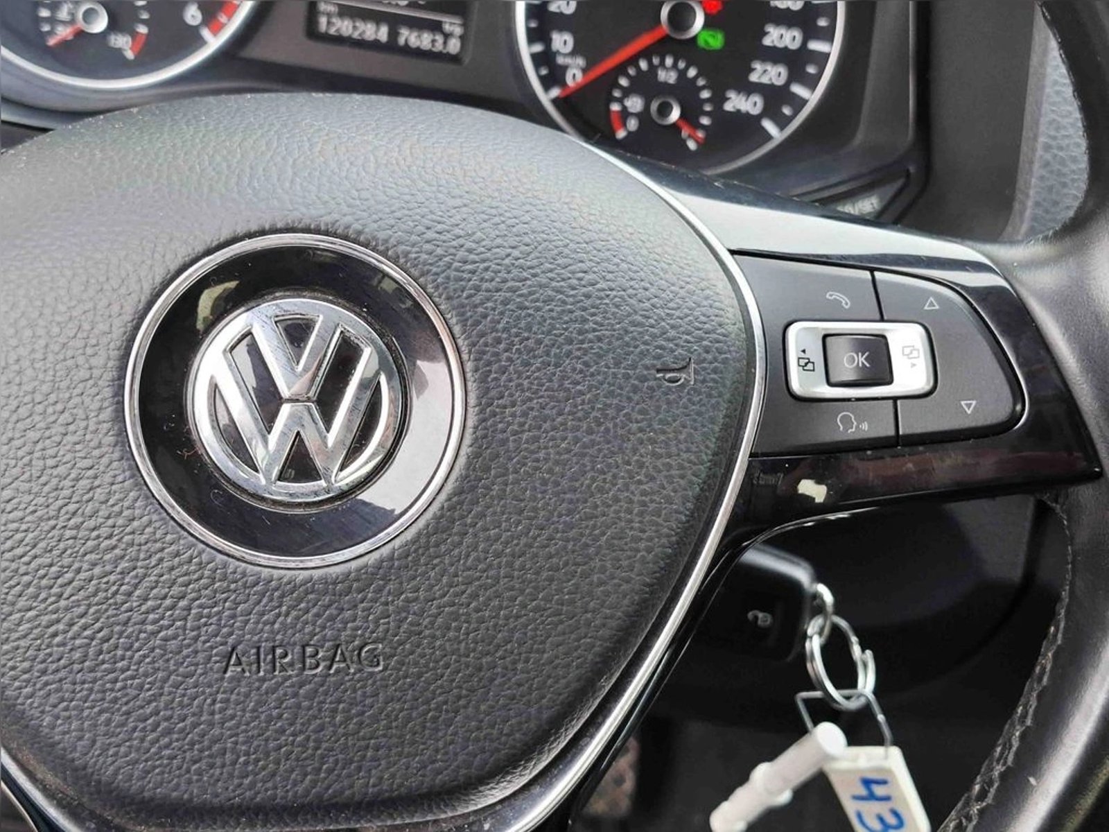 Volkswagen AMAROK 2.0 2023 - Imagen 18 de 20