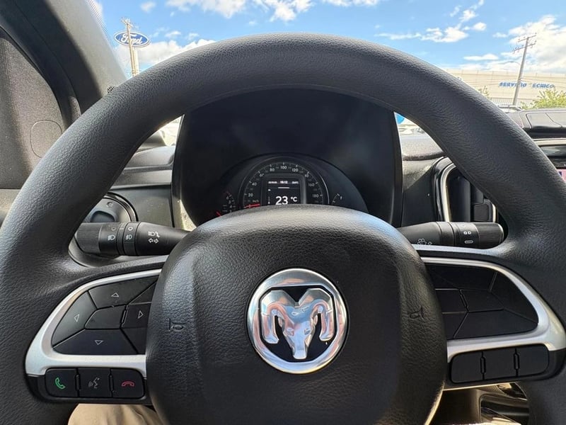 RAM 700 BIG HORN CD 2024 - Imagen 11 de 13