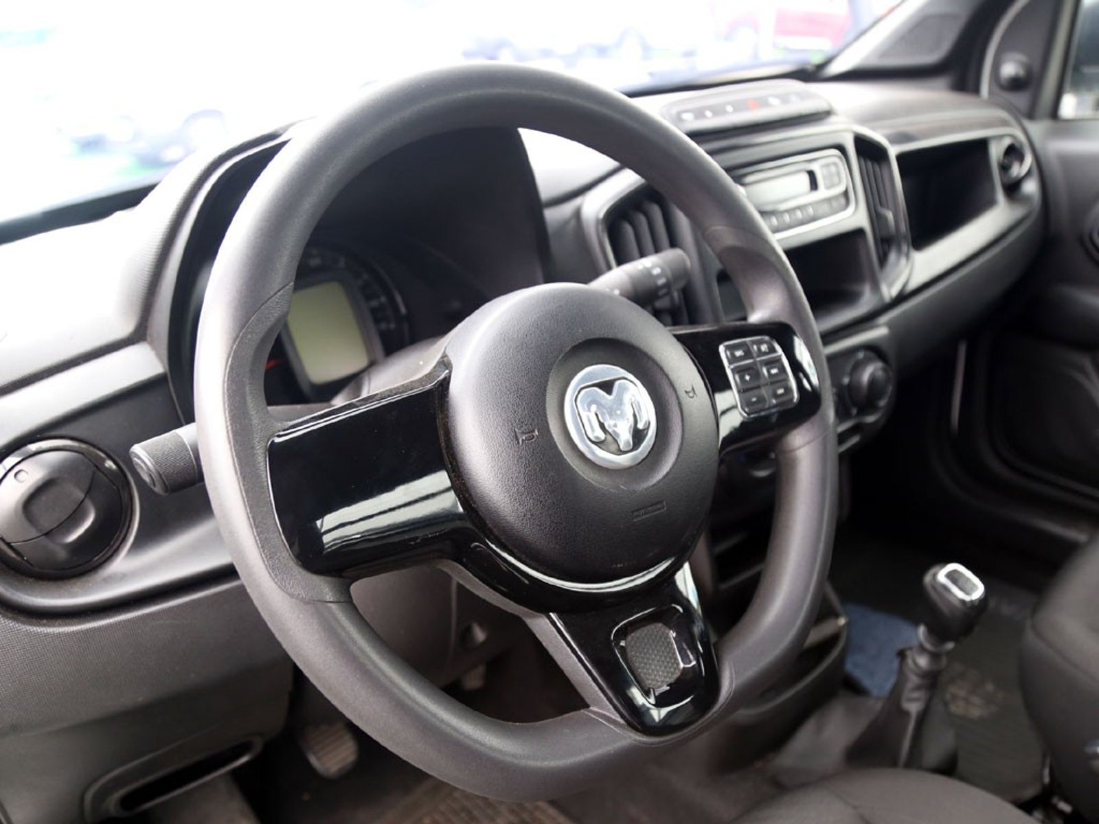 RAM 700 1.4 BENCINA MT 2022 - Imagen 12 de 17