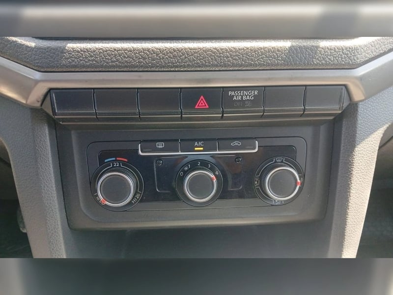 Volkswagen AMAROK 2.0 Diesel 4x2 T/M 2023 - Imagen 12 de 20