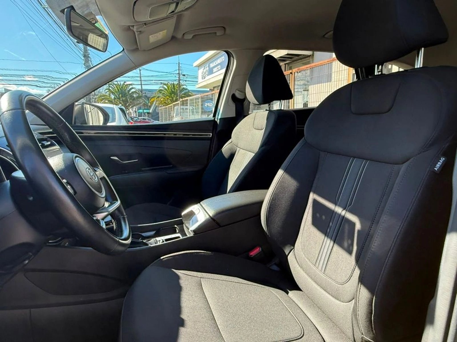 Hyundai TUCSON 2.0 4X4 AT 2025 - Imagen 10 de 17