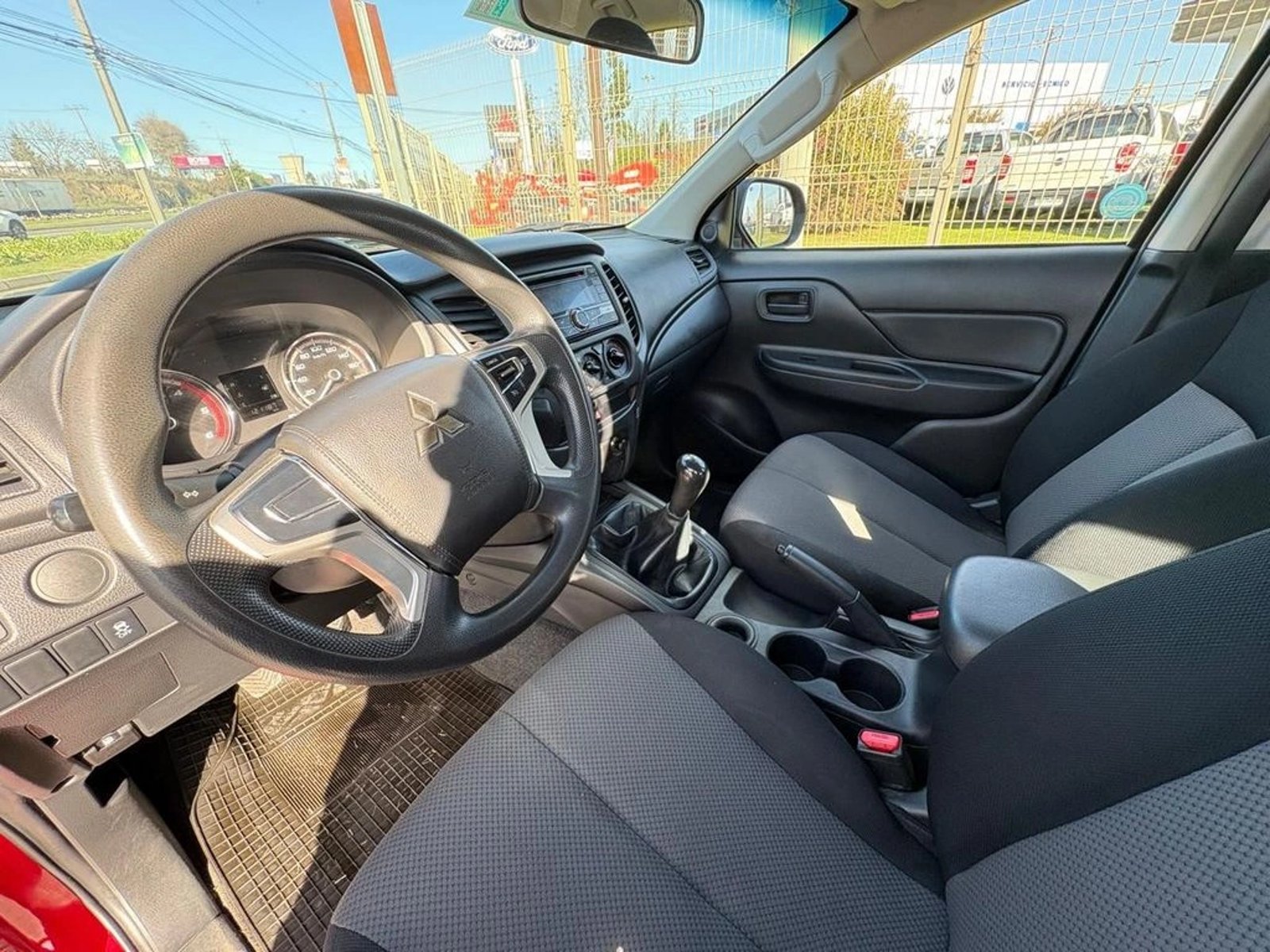 MITSUBISHI L200 KATANA CR 4X2 2022 - Imagen 8 de 12