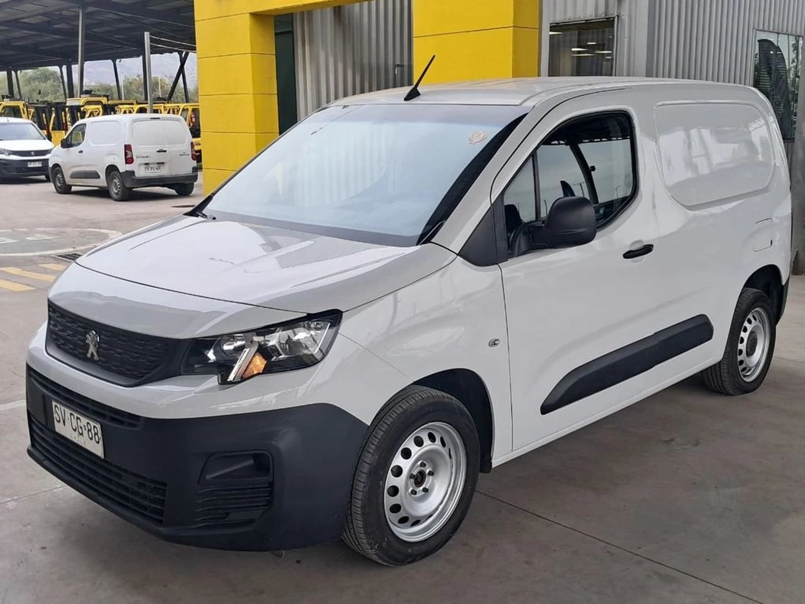 Peugeot PARTNER L1 1.5  HDI 4X2 MT 2023 - Foto 2 de 19