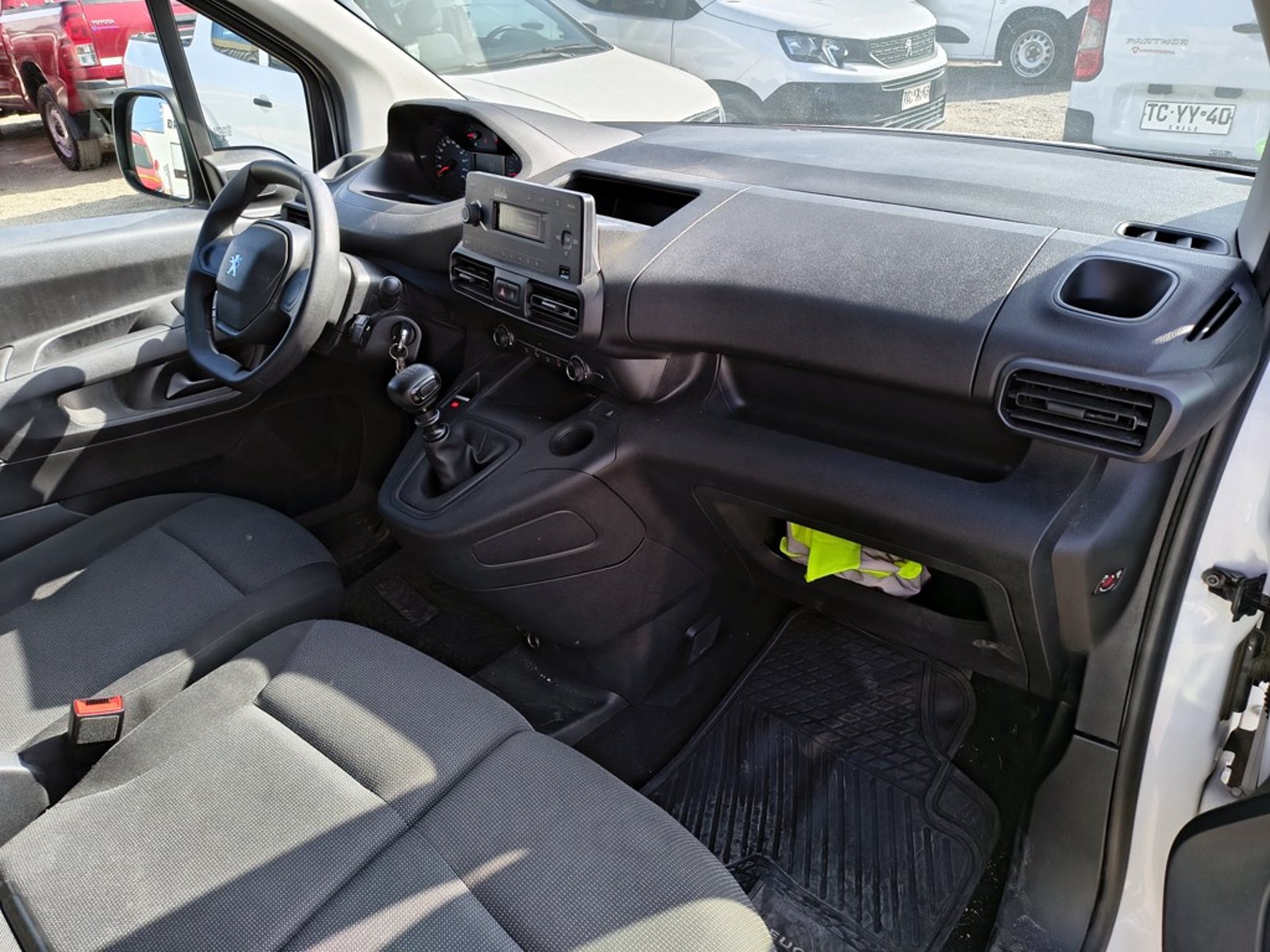 PEUGEOT PARTNER PARTNER L1 1.5 Diesel 4X2 T/M 2023 - Imagen 16 de 16