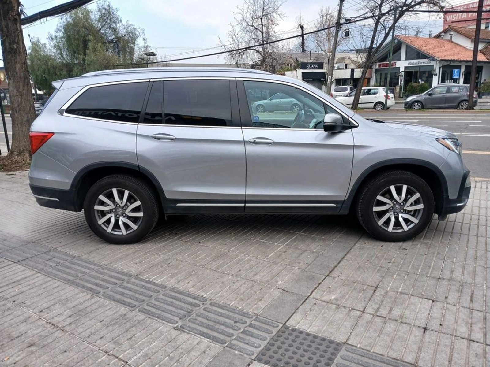 Honda PILOT PILOT Tourning 3.5 AWD 7 Pasajeros 2023 - Imagen 4 de 18