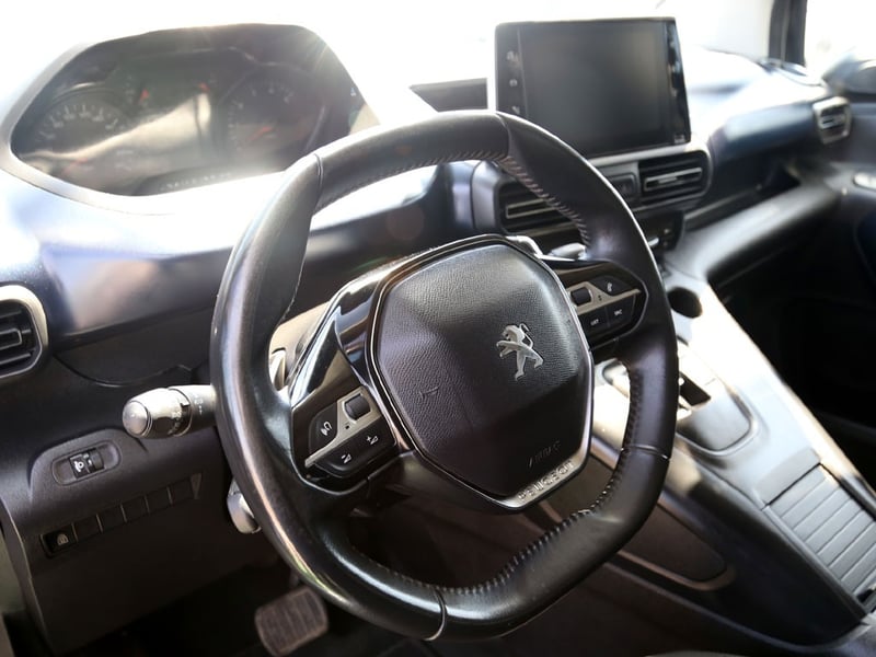 Peugeot RIFTER 1.5 ALLURE DIESEL AUITOMATICA 2024 - Imagen 14 de 20