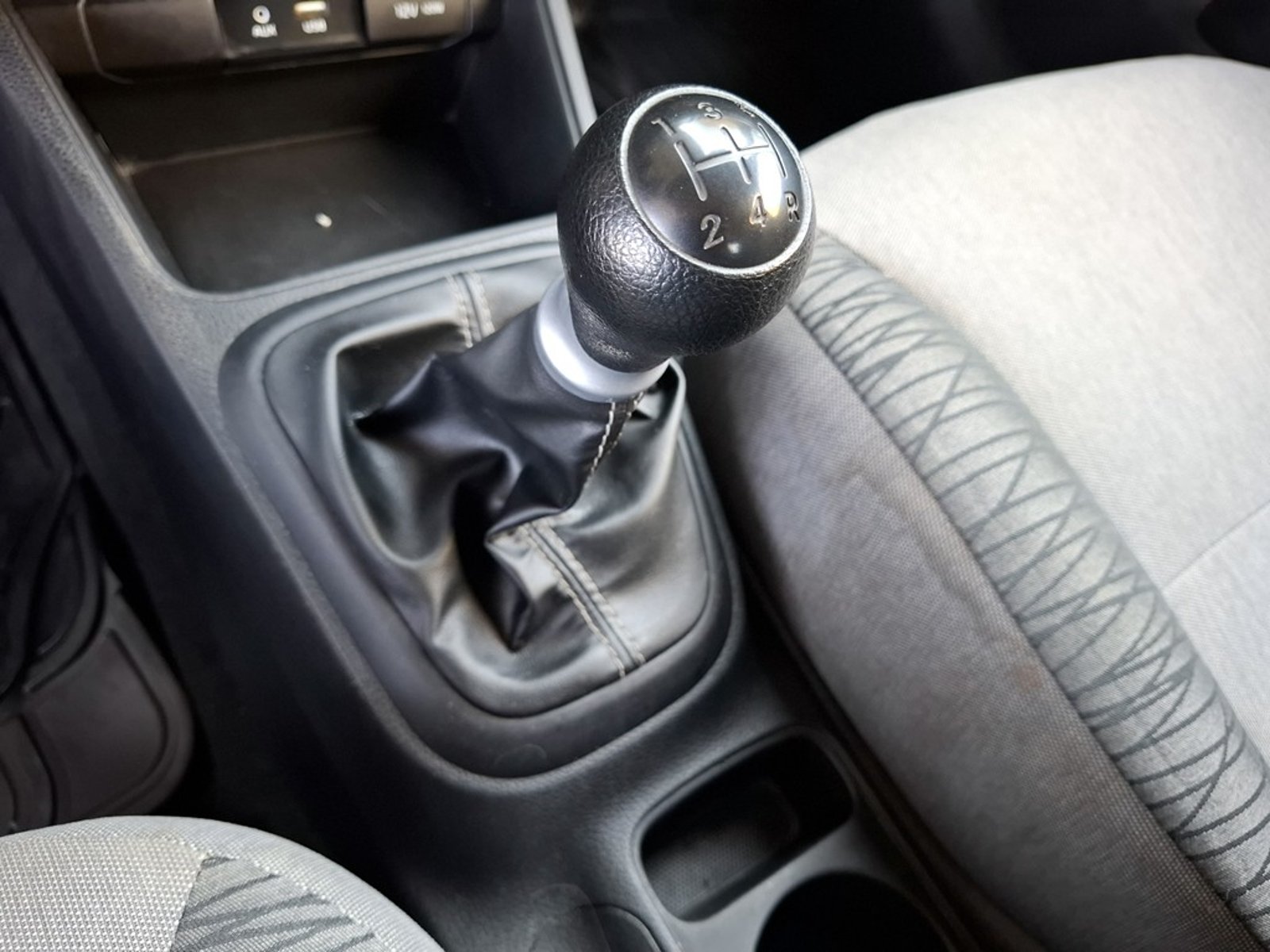 KIA SOLUTO LX 1.4 2023 - Imagen 17 de 20