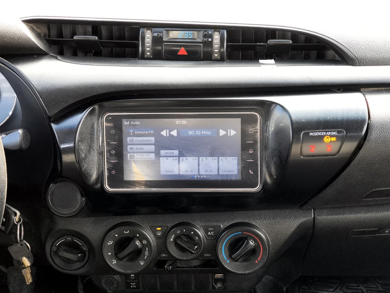 Toyota HILUX TSS 2.4 DIESEL 4X4 T/M 2022 - Imagen 16 de 20