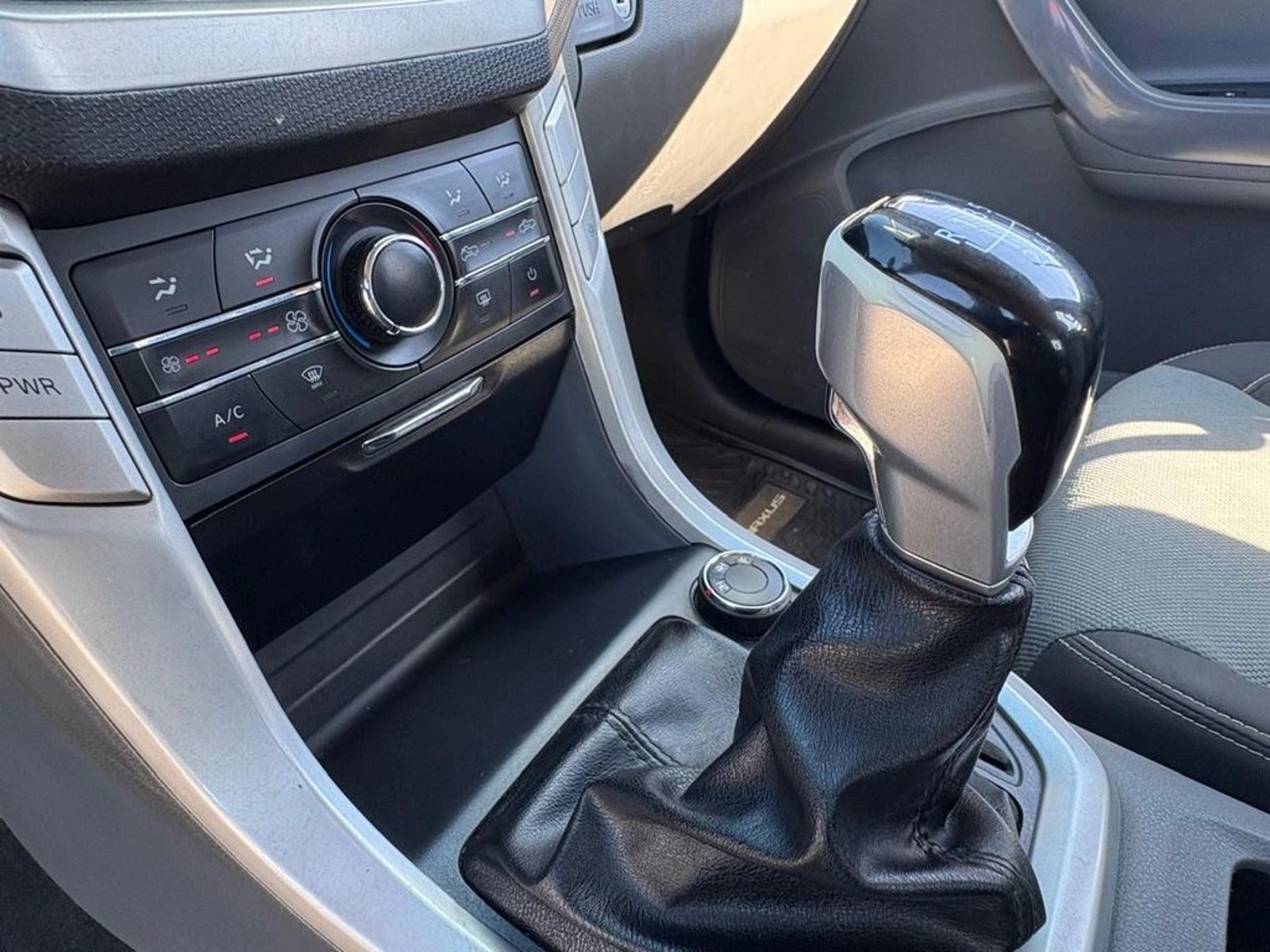 MAXUS T60 DX MT 4X4 2024 - Imagen 9 de 12