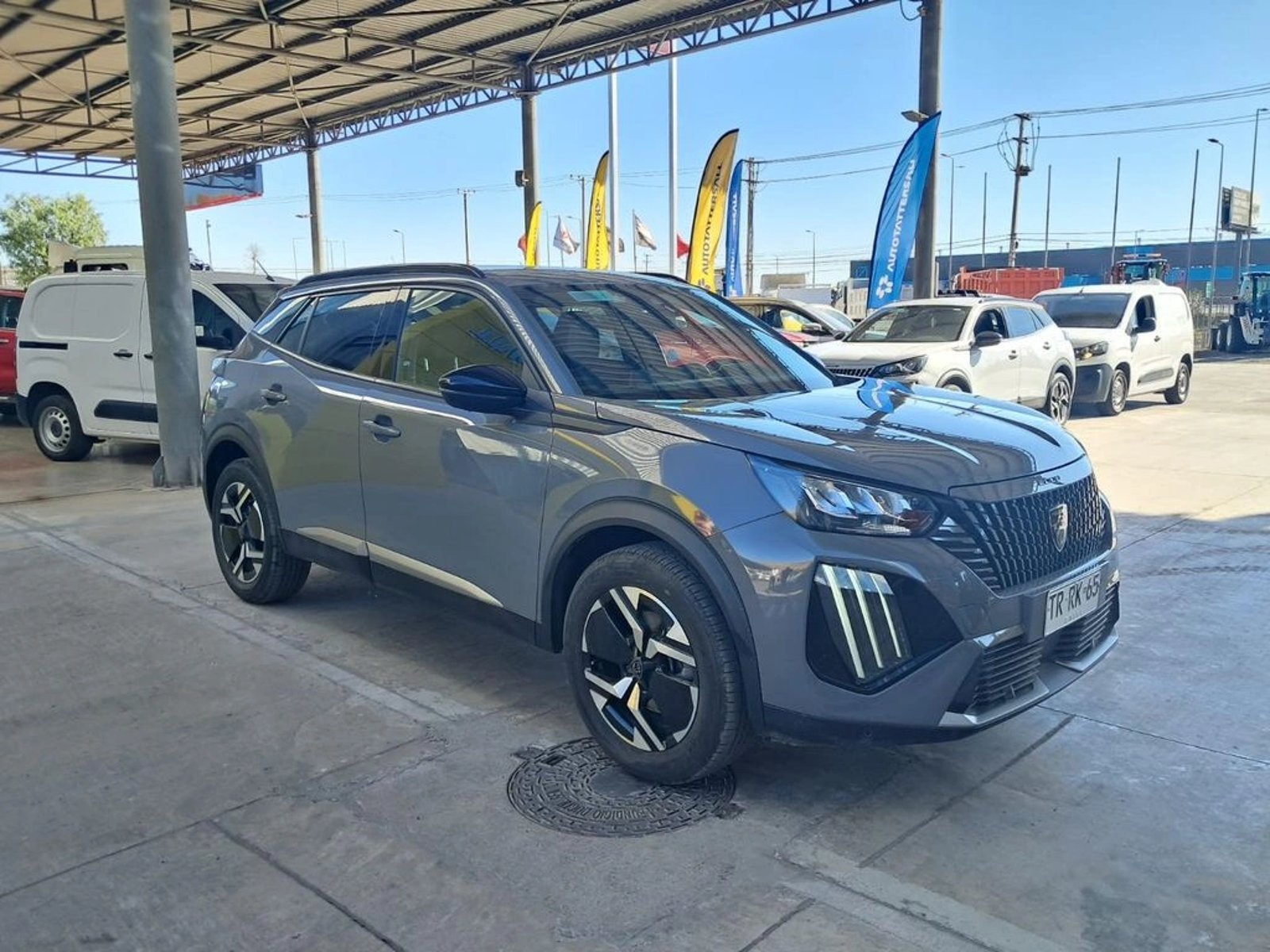 PEUGEOT 2008 ALLURE 1.5 BLUEHDI 2025 - Imagen 4 de 20
