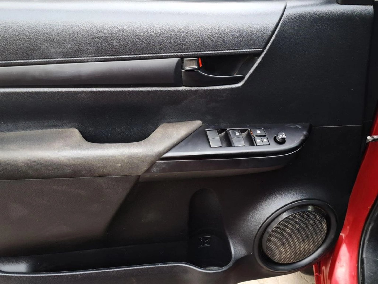 TOYOTA HILUX 2.4 2022 - Imagen 13 de 20
