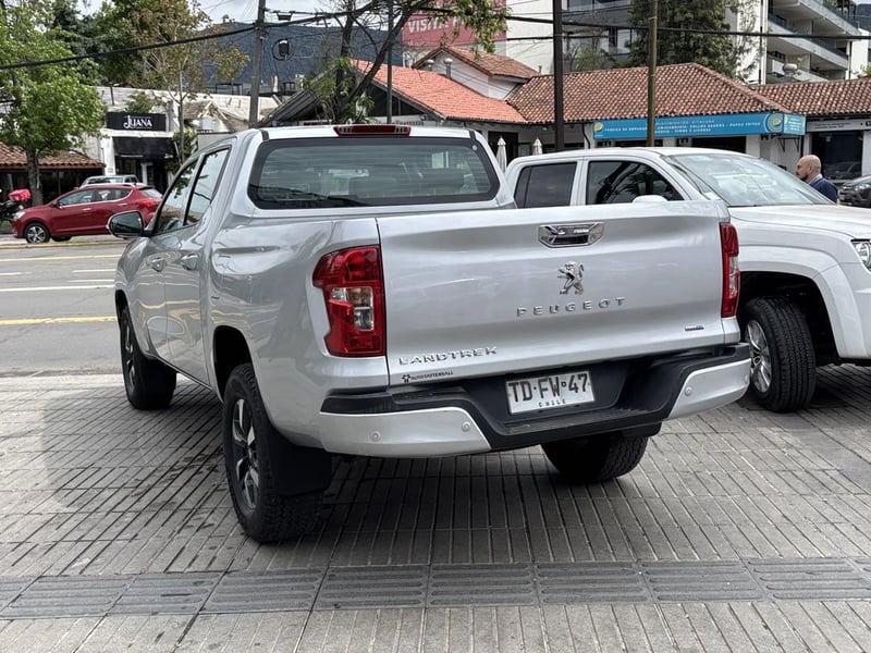 Peugeot LANDTREK LANDTREK BLUEHDI 180 4X4 AT 2024 - Imagen 12 de 20