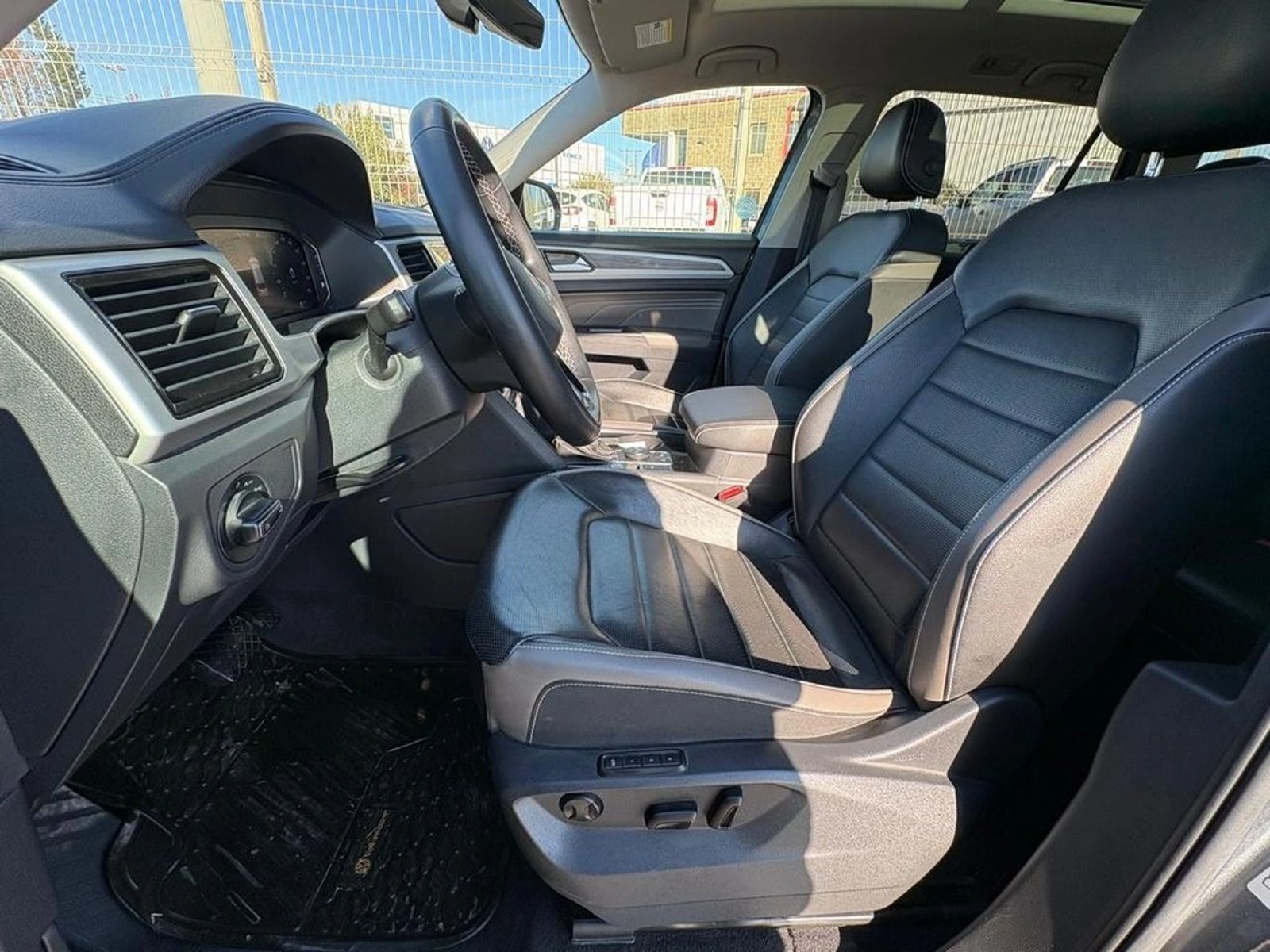 VOLKSWAGEN ATLAS LIMITED 4MOTION 2024 - Imagen 8 de 13