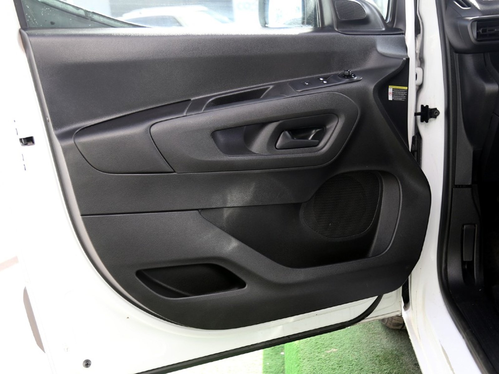 Peugeot PARTNER 1.5 L1 HDI MT 2023 - Imagen 12 de 20