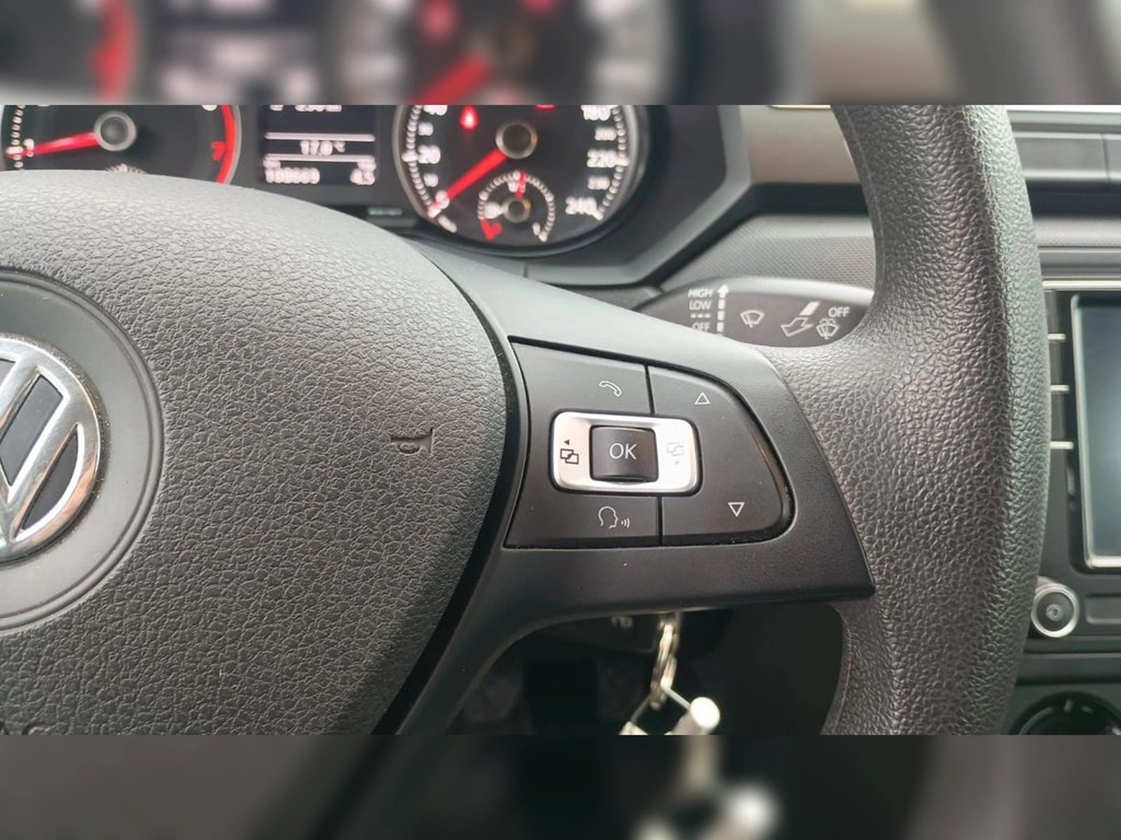 VOLKSWAGEN SAVEIRO 1.6 CABINA SIMPLE MT 2023 - Imagen 11 de 12