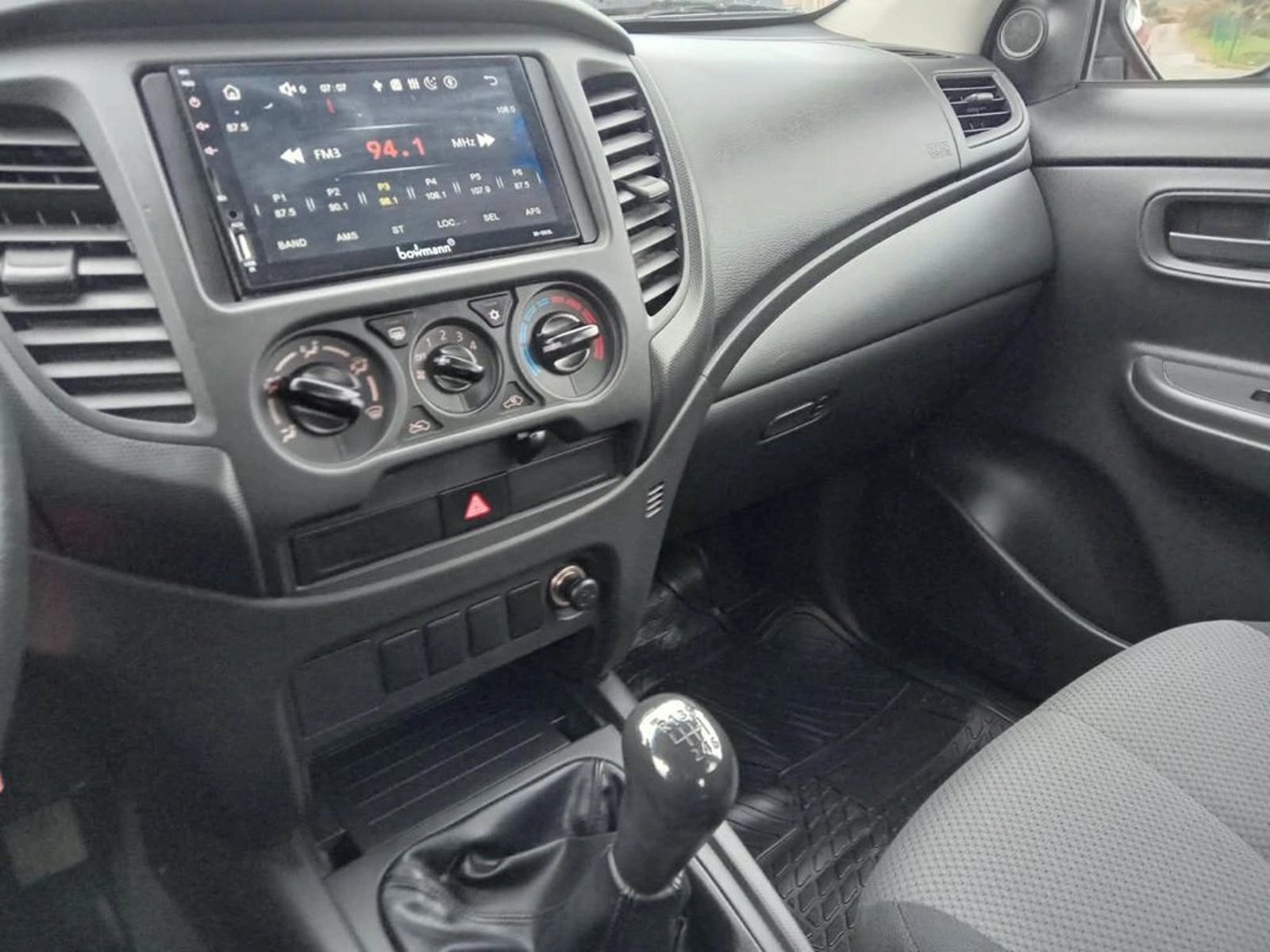 Mitsubishi L200 2.4 KATANA CR  4X2 MT 4P 2022 - Imagen 7 de 7