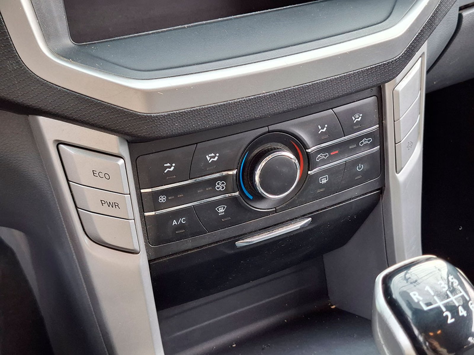 Maxus T60 T60 2.0 DX 4X2 MT 2024 - Imagen 14 de 20
