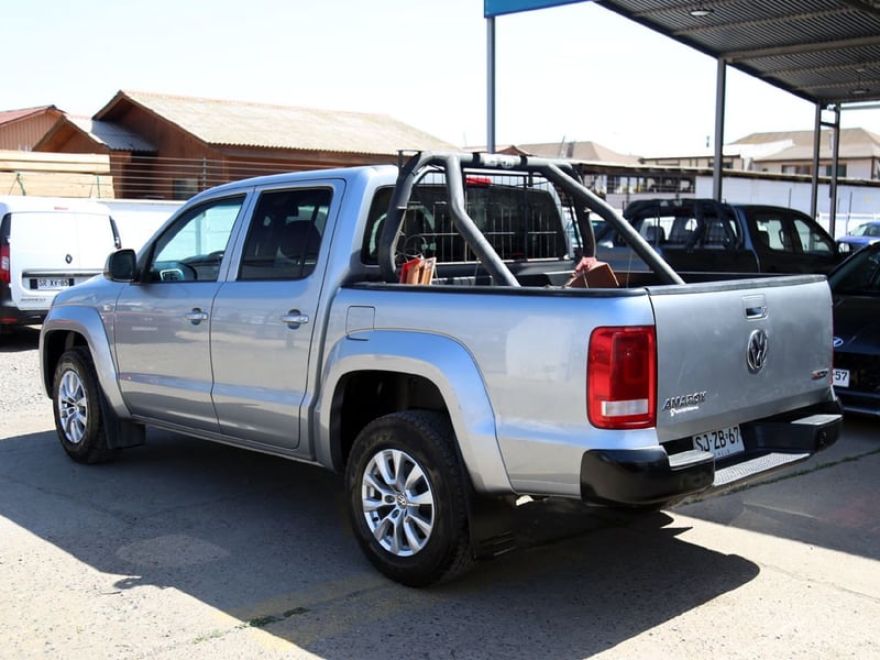 Volkswagen AMAROK 2.0 TRENDLINE DIESEL 4X4 MT 2023 - Imagen 9 de 20