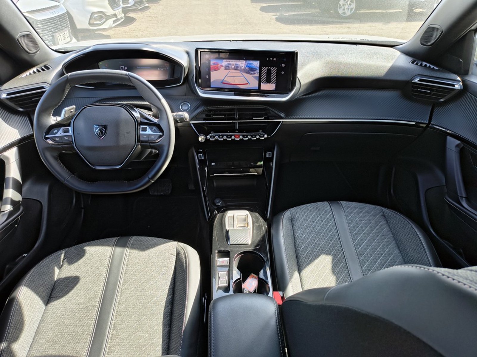 PEUGEOT 2008 1.5 Diesel 4x2 T/A Allure 2025 - Imagen 17 de 20