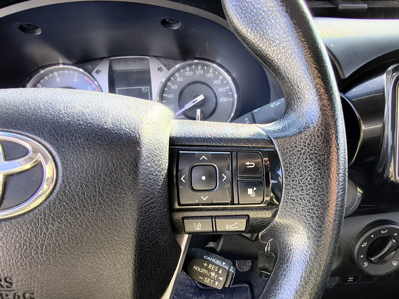 TOYOTA HILUX HILUX TSS 2.4 Diesel 4X2 T/M 2022 - Imagen 12 de 20