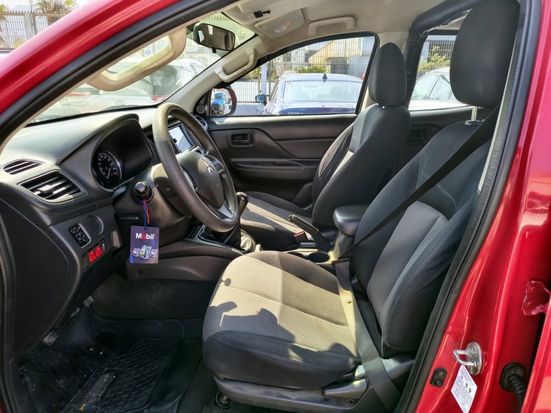 Mitsubishi L200 2.4 KATANA CR 2021 - Imagen 10 de 20