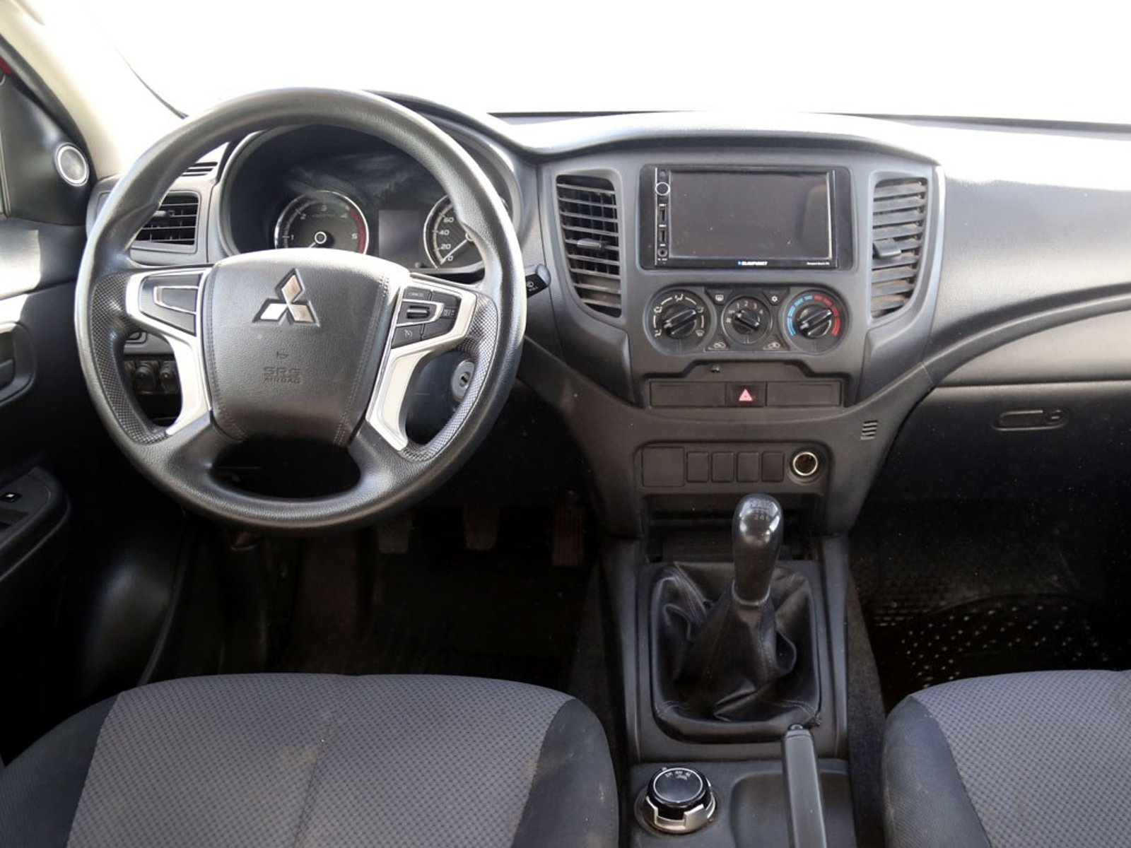 Mitsubishi L200 L200 KATANA 4X4 DIESEL 2023 - Imagen 13 de 20