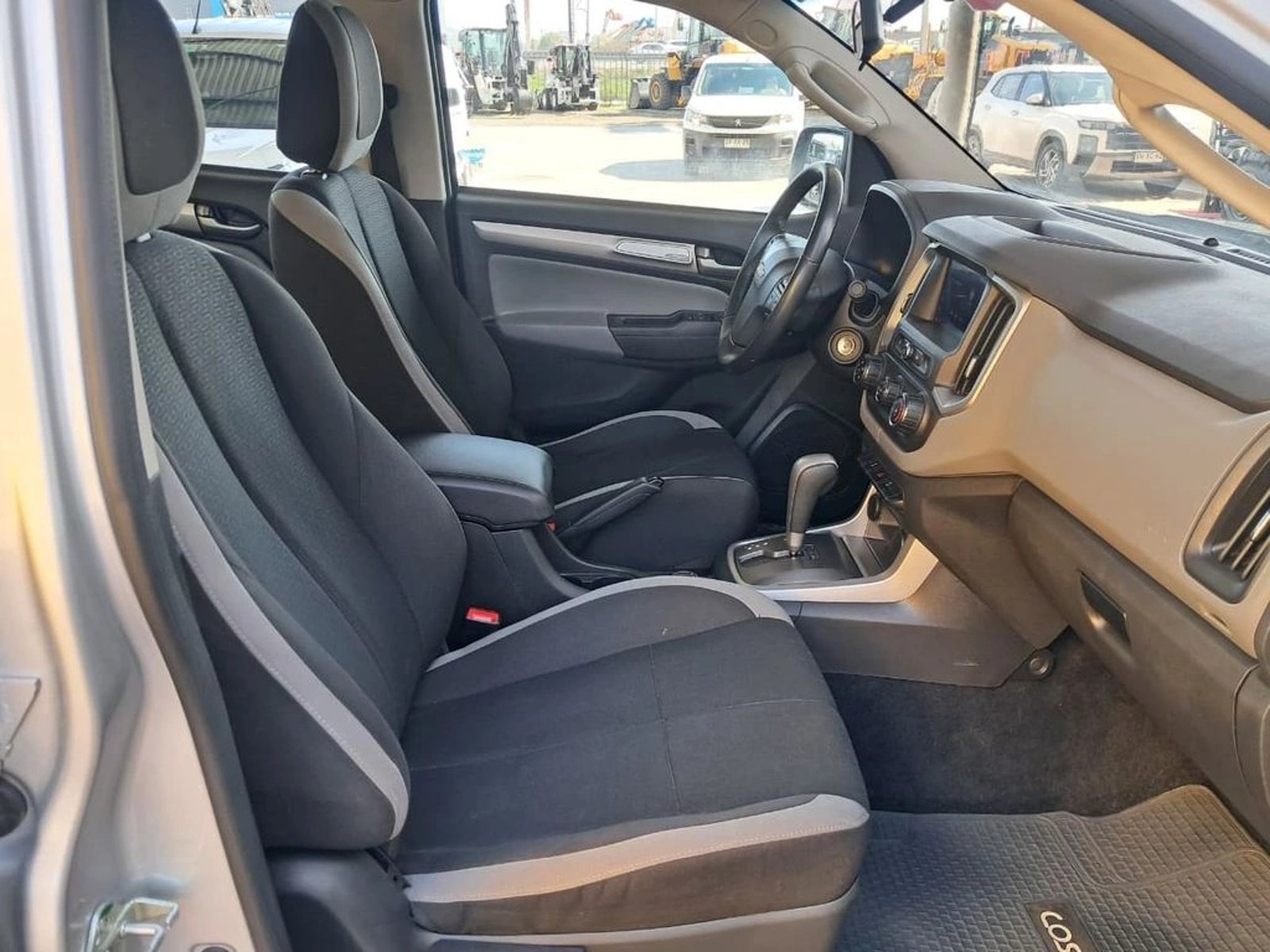 Chevrolet COLORADO 2.8 CTDI 4X4 LT AT 4P 2022 - Imagen 15 de 20