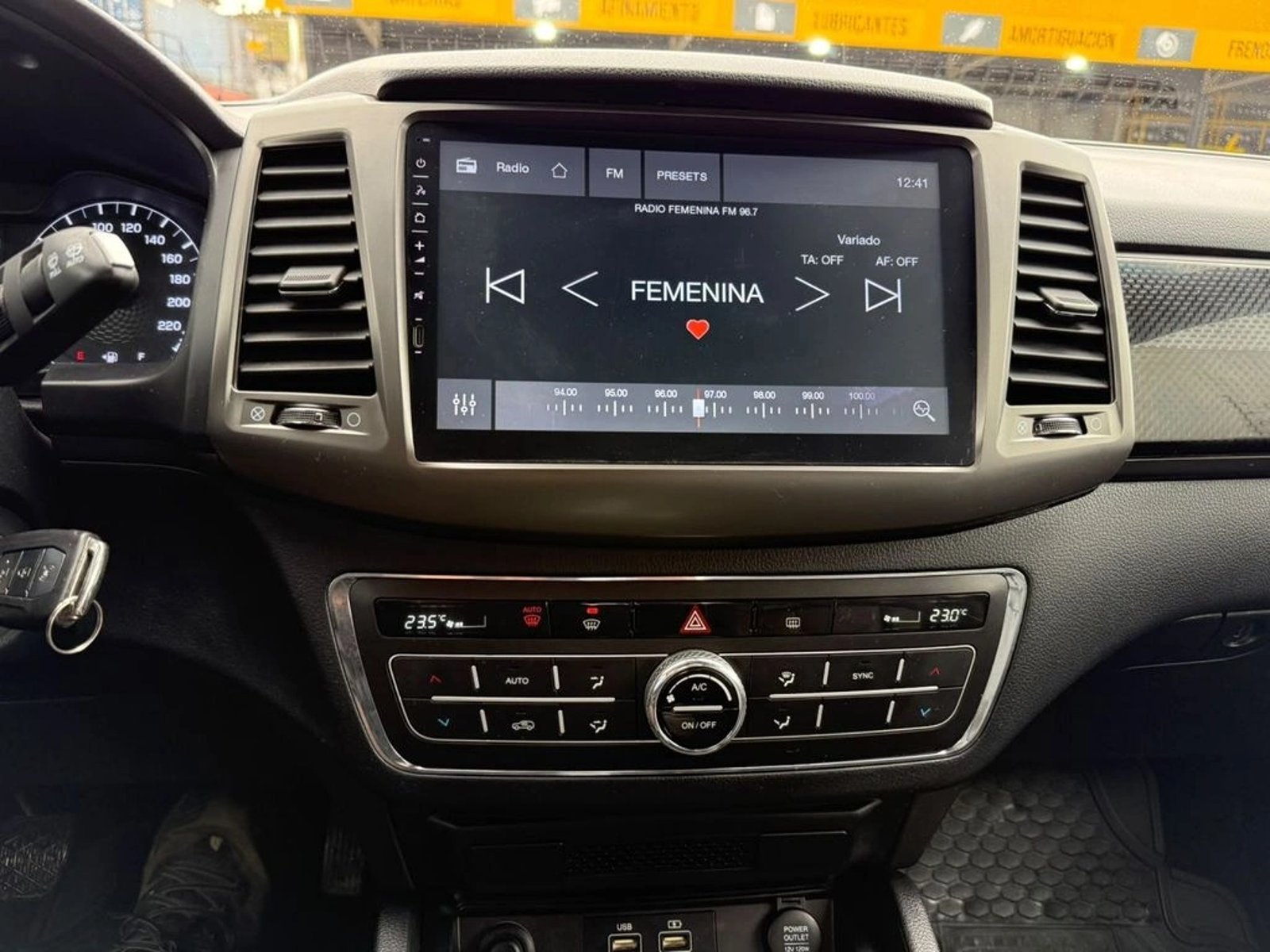 SsangYong MUSSO 2.2 LIMITED MT 4X4 DIESEL 2023 - Imagen 16 de 18