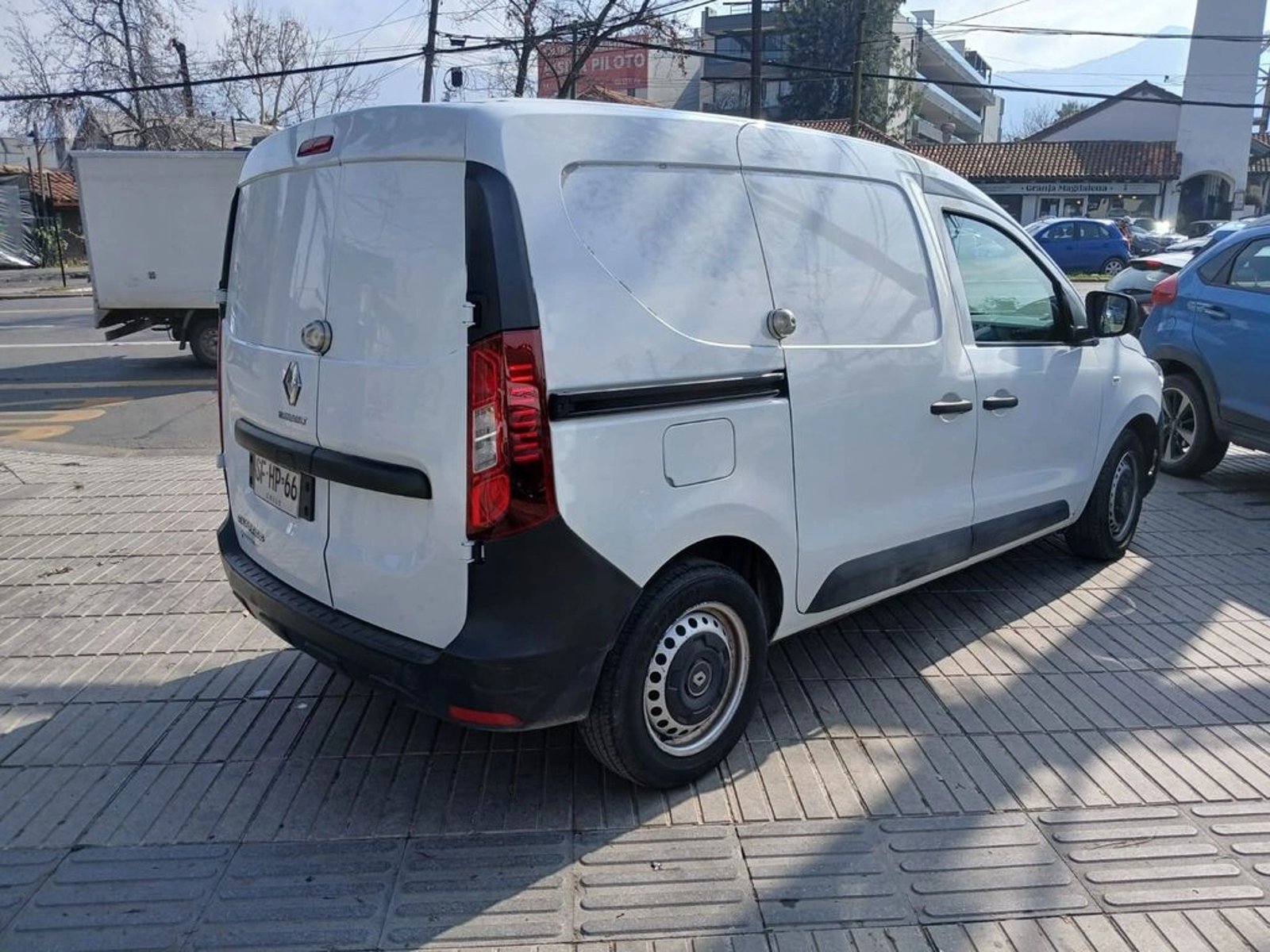 Renault EXPRESS EXPRESS 1.5 DIESEL MT 2022 - Imagen 6 de 15