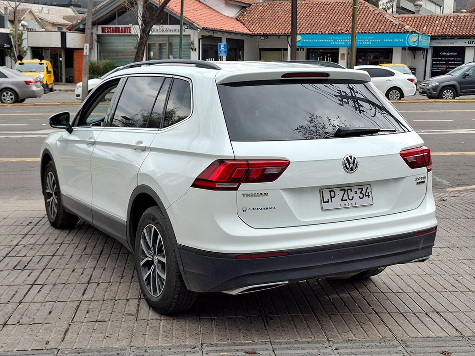 Volkswagen TIGUAN COMFORTLINE 4MOTION AT DIESEL 7 PASAJEROS 2020 - Imagen 4 de 20