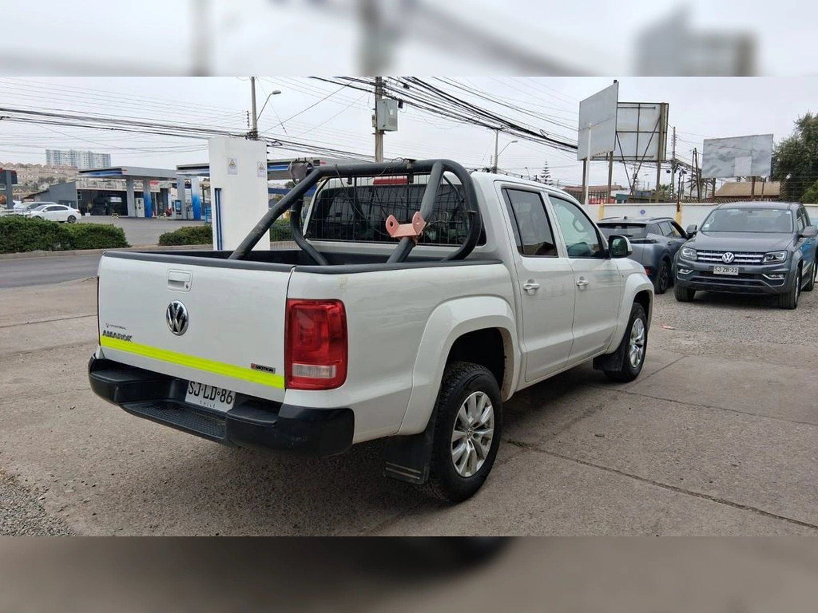 VOLKSWAGEN AMAROK 2.0 TRENDLINE DIESEL 4MOTION 4X4 DOB. CAB. MT 4P 2023 - Foto 5 de 19