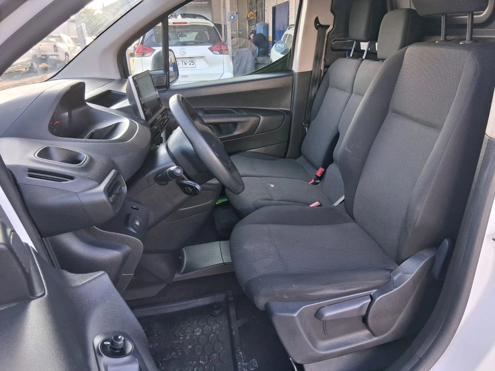 PEUGEOT PARTNER 1.5 L1 HDI DIESEL 100HP 4X2 MT 5P 2024 - Imagen 16 de 16