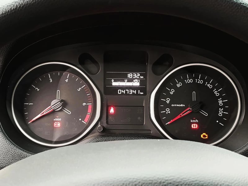 Citroën C-ELYSEE 1.5 BlueHDI 2024 - Imagen 17 de 20