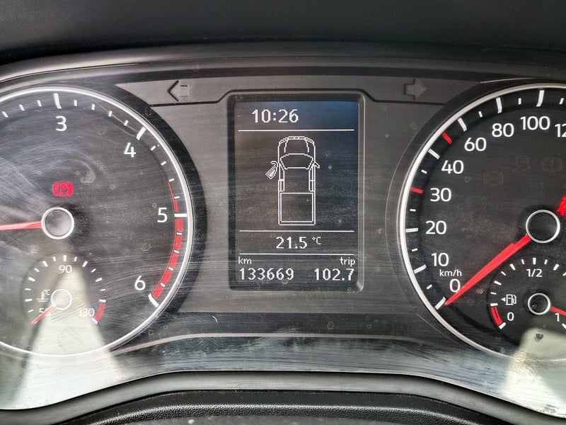 Volkswagen AMAROK 2.0 Diesel 4x2 T/M 2023 - Imagen 12 de 20