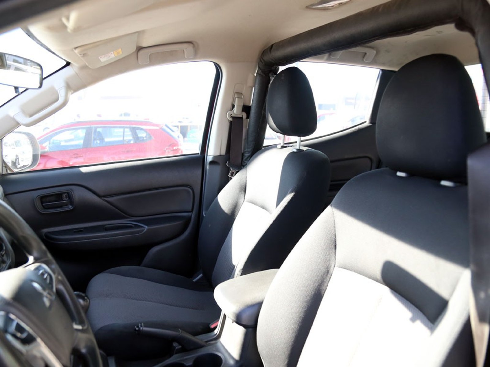 Mitsubishi L200 L200 KATANA 4X4 DIESEL 2023 - Imagen 11 de 20