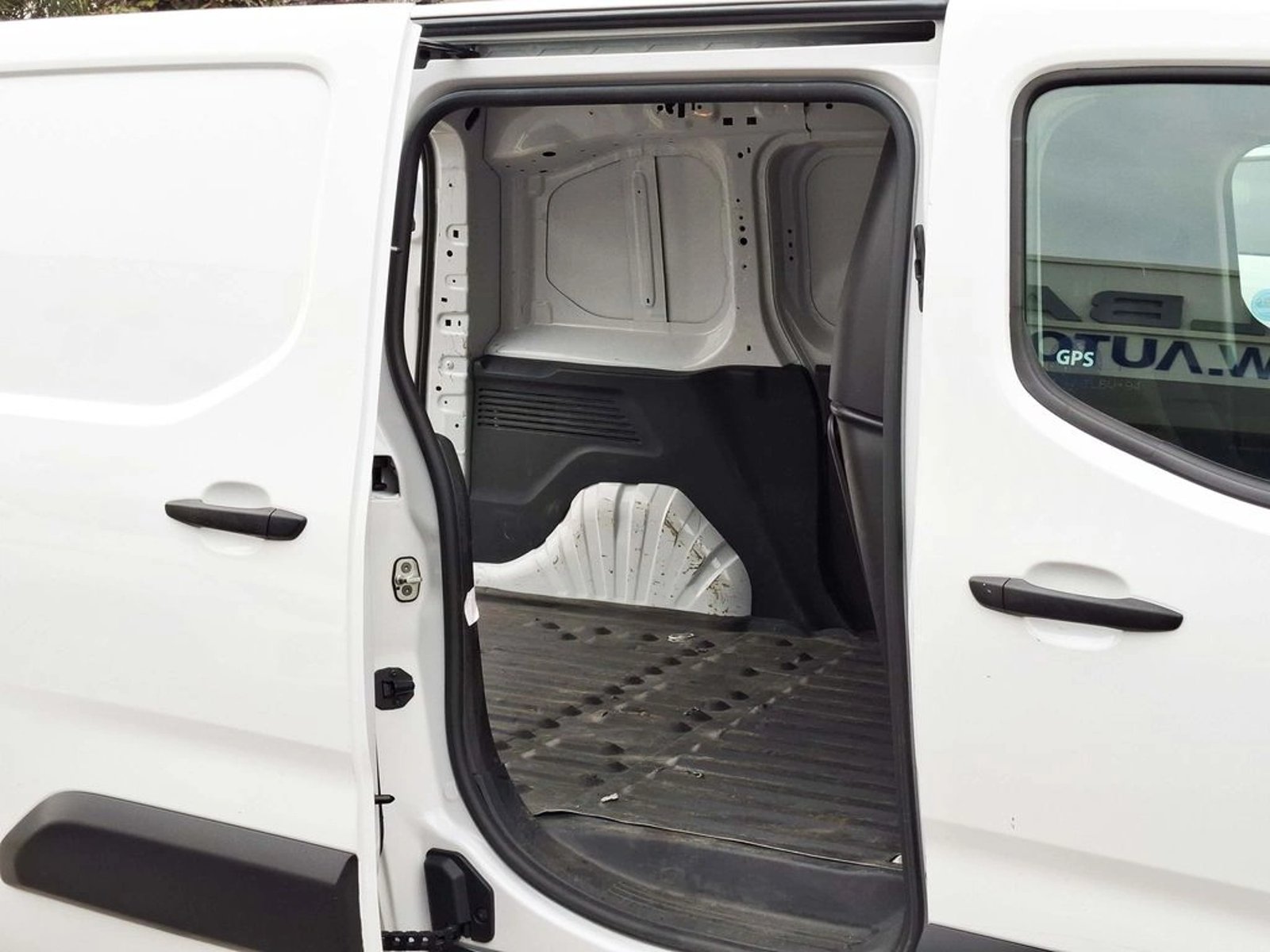 Citroën BERLINGO 1.5 2024 - Imagen 7 de 20
