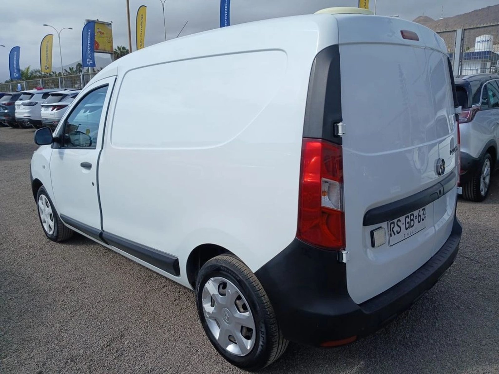 Renault DOKKER 1.5 Diesel 4x2 T/M 2022 - Imagen 5 de 20