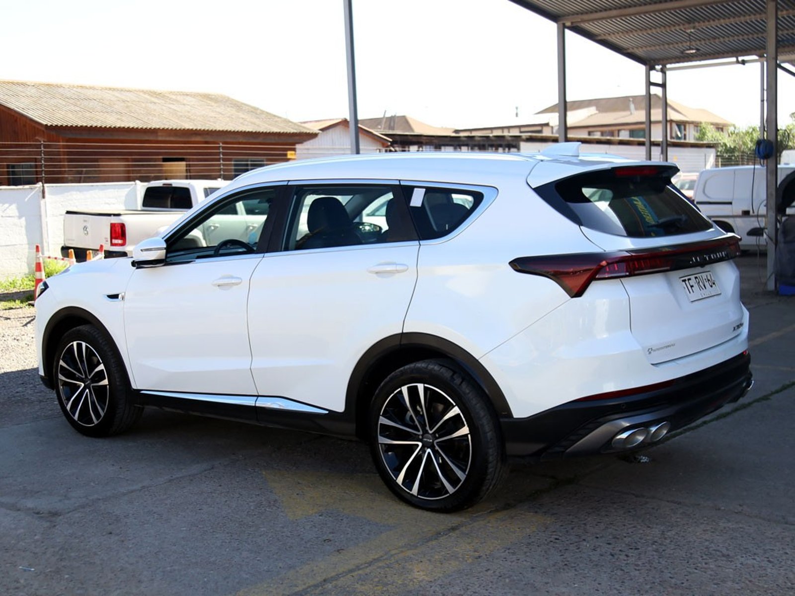 Jetour X70 PLUS 1.5T PLUS 4X2 AT 5P 2024 - Imagen 8 de 20
