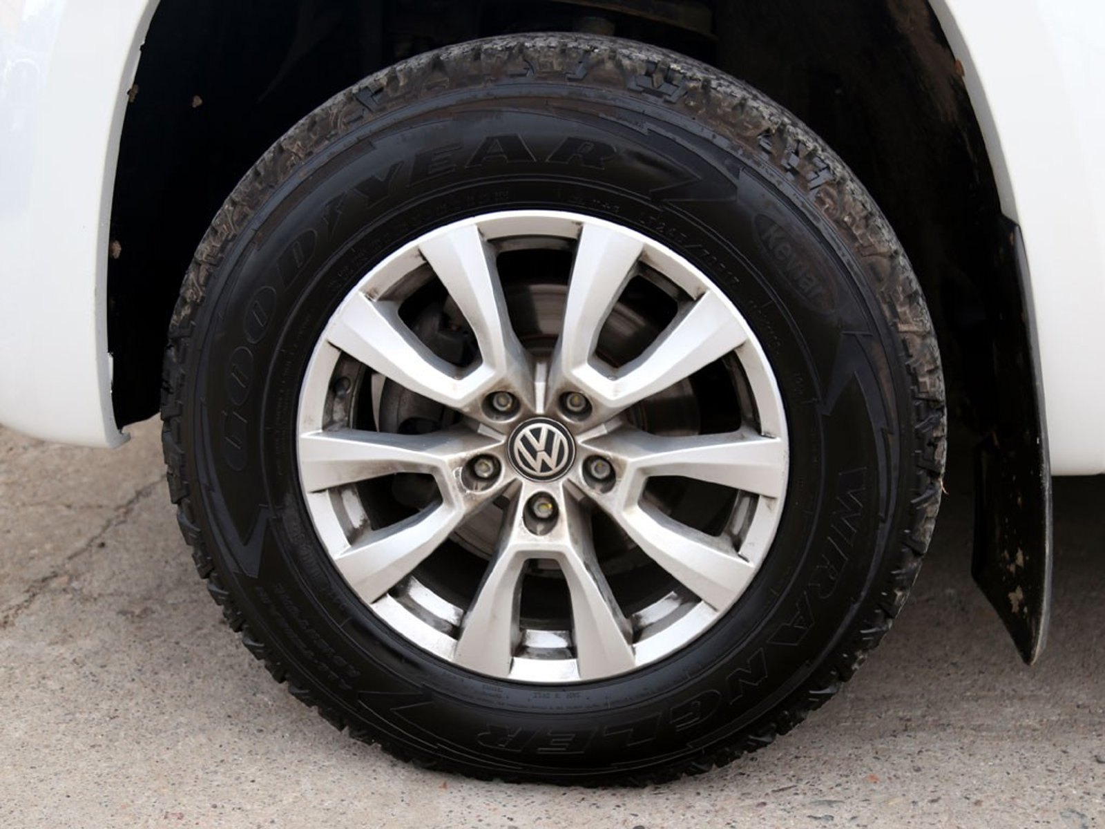 Volkswagen AMAROK DCAB TDI 4X4 TRENDLINE 2.0 2023 - Imagen 10 de 20