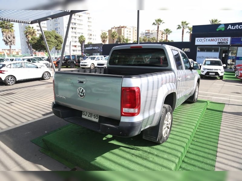 Volkswagen AMAROK 2.0 TREDLINE MT 4X4 DIESEL 2023 - Imagen 7 de 20